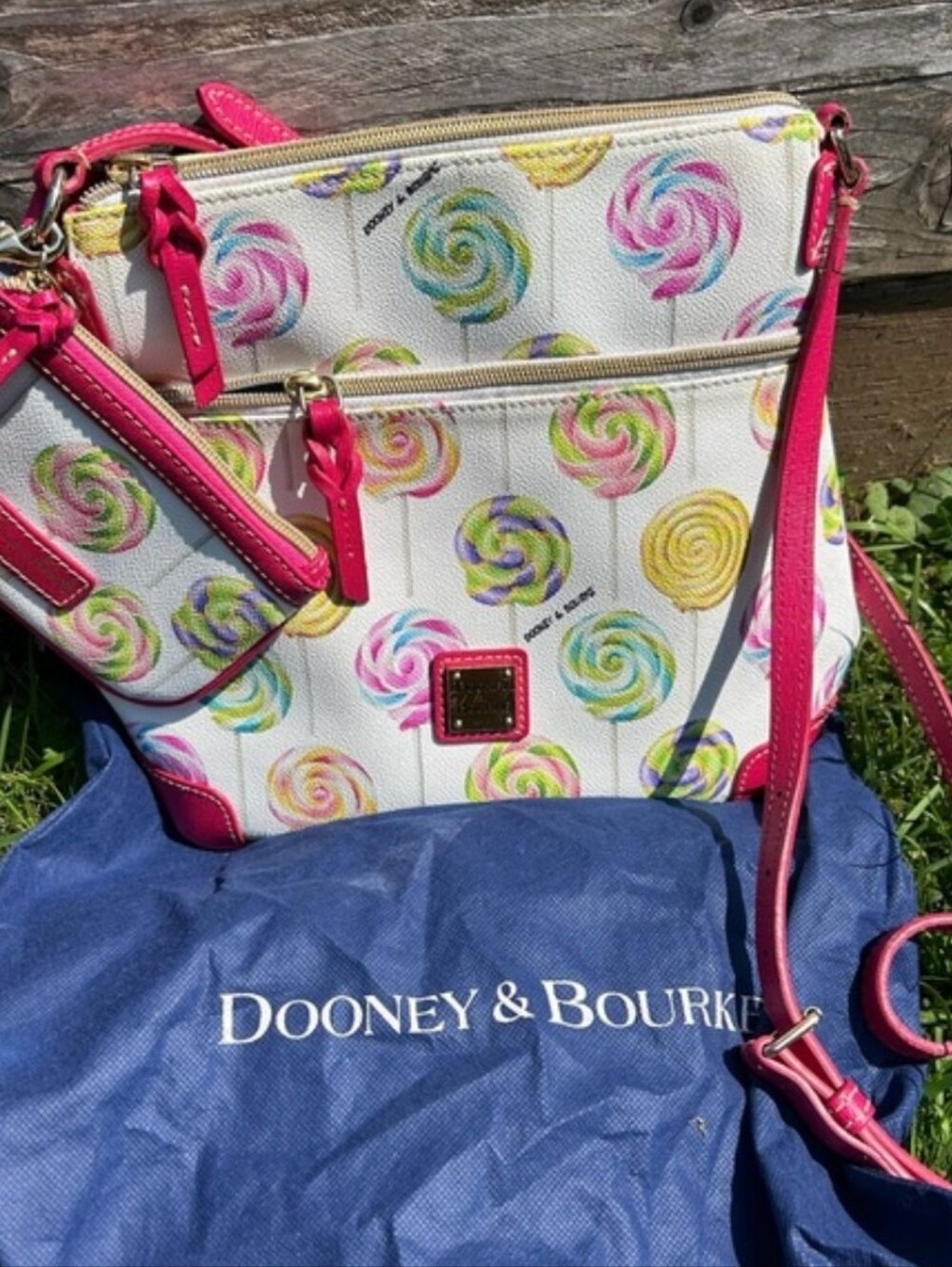 DOONEY & BOURKE 3 PIECE SET: Pink & White w/ Swirled Lolipop Design